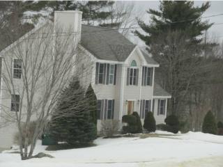61 Robinson Ln, Barrington, NH 03825-3436