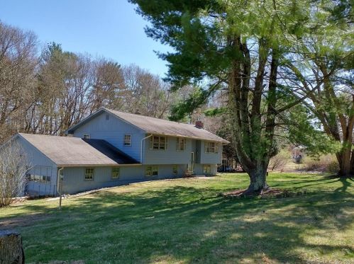 18 Welden Dr, North Windham, CT 06280-1532