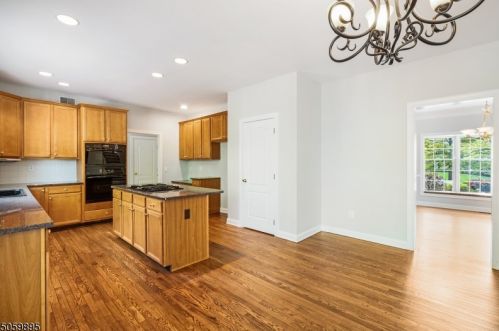 58 Kim Ln, Hackettstown NJ  07840-5623 exterior