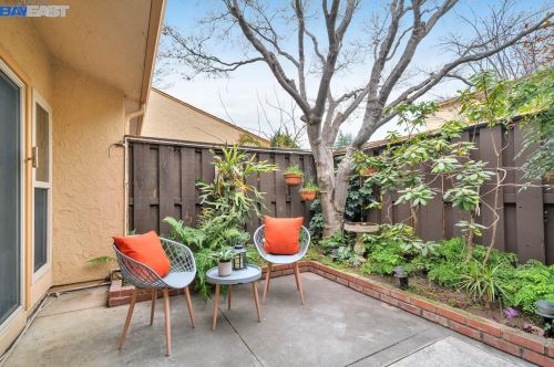 125 Connemara Way, Sunnyvale, CA 94087-3267