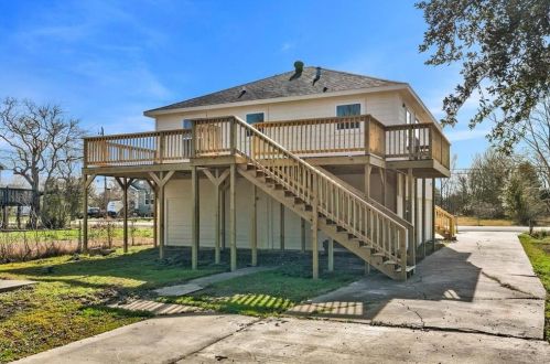 8500 Davis Ave, Port Arthur, TX 77640-1405