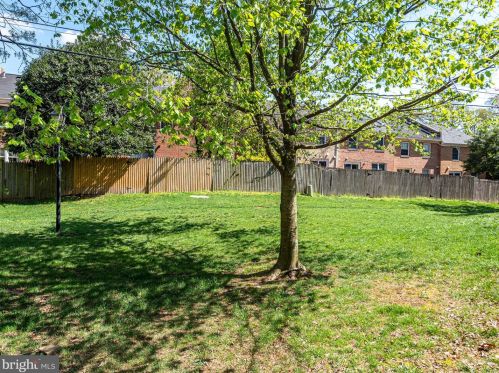 5271 Bradgen Ct, Springfield VA  22151-3505 exterior