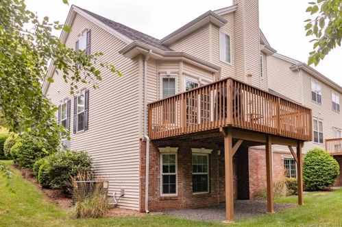 21 Scarlet Ln, Windsor CT  06095-4769 exterior