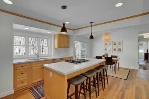 302 Cimarron Rd, Saint Paul MN  55124-9751 exterior