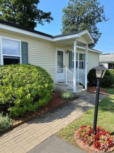 9 Oak Rd, Southington, CT 06489-1466