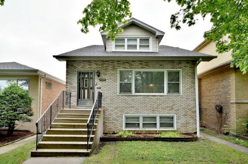 5359 Lynch Ave, Chicago, IL 60630-1442