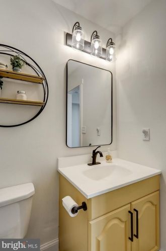 189 Valleybrook Dr, Lancaster PA  17601-4620 exterior