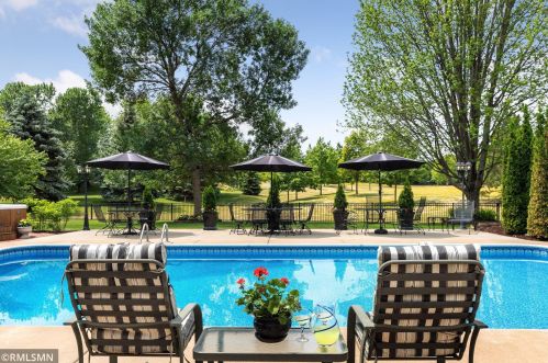 3528 Crestmoor Dr, Saint Paul MN  55125-5028 exterior