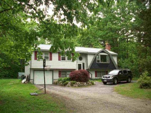 1 Celeste Ter, Sandown, NH 03873-2041