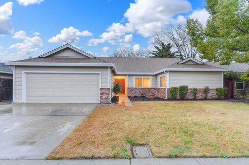 1439 Timber Ln, Manteca, CA 95336-3034