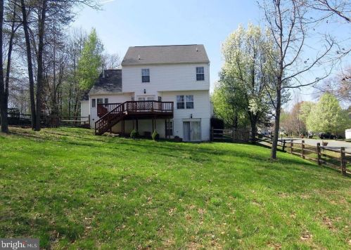 11817 Timber Mill Ln, Fredericksburg, VA 22407