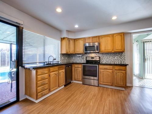 2713 Esquire Ln, Garland TX  75044-6167 exterior