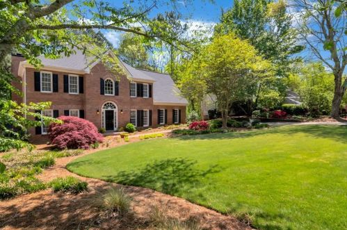 1982 River Forest Dr, Marietta, GA 30068-1522