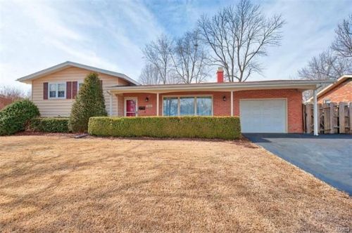 4824 Cinderella Dr, Alton, IL 62002-5849