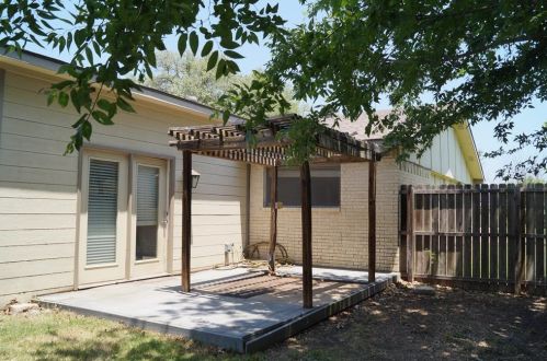 1016 Stone Trl Dr, Plano TX 75023-7109 exterior