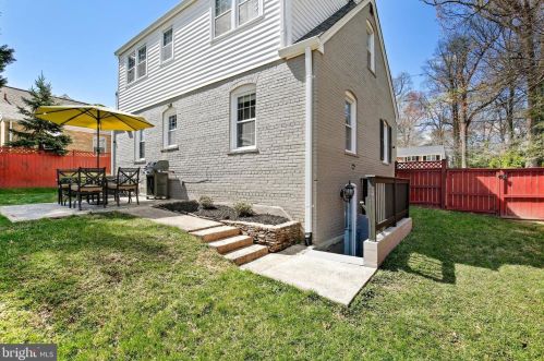 10159 Sutherland Rd, Silver Spring MD 20901-2236 exterior