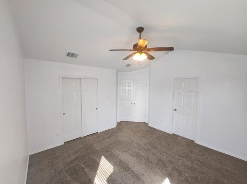 138 Hogan, Uhland TX 78640-5400 exterior