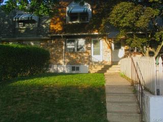 2053 Baker Dr, Allentown PA  18103-8513 exterior