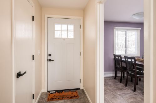 28 Coe Dr, Lee, NH 03824-2206