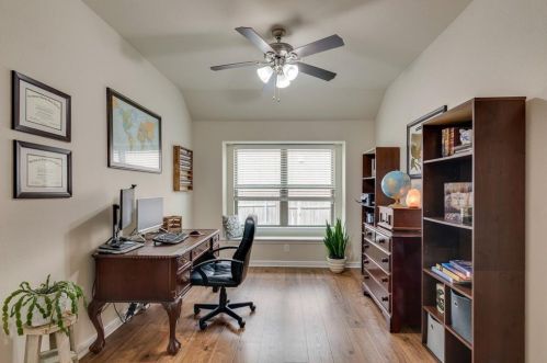 524 Crown Oaks Dr, Fort Worth TX  76131-4264 exterior
