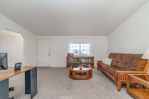 27 Spruce Via, Anaheim CA  92801-1043 exterior