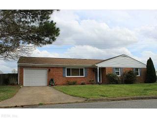 121 Ginger Ct, Chesapeake, VA 23320-5922
