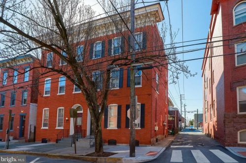 126 Walnut St, Lancaster PA  17602-4941 exterior