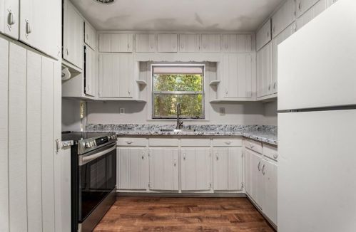 2985 Meadow Lark Dr, Atlanta GA  30344-4033 exterior
