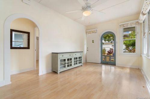 3633 Maunalei Ave, Honolulu HI  96816-2322 exterior