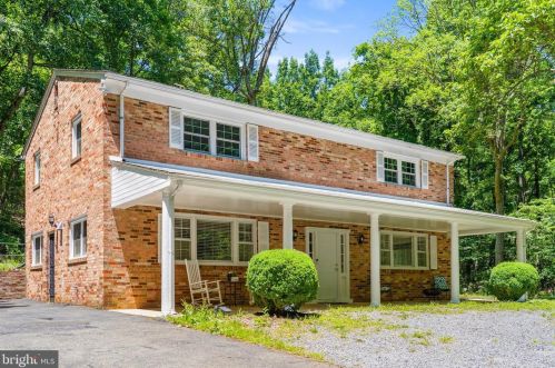 2706 Youngs Dr, Haymarket, VA 20169-1622