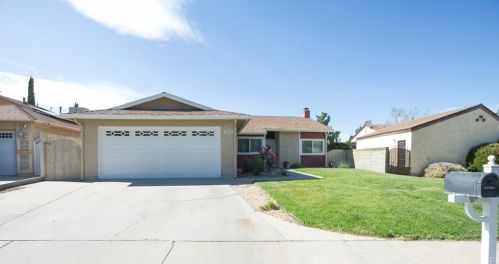 3033 Limewood Ln, Lancaster, CA 93536-4726