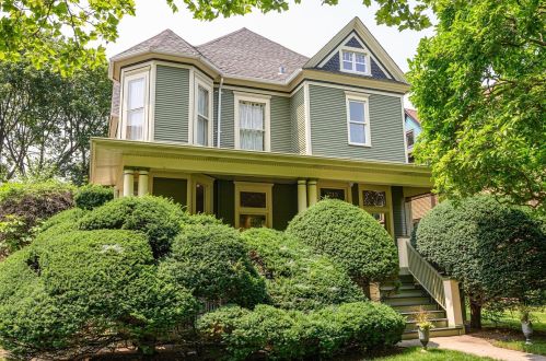 233 Euclid Ave, Oak Park, IL 60302-3205