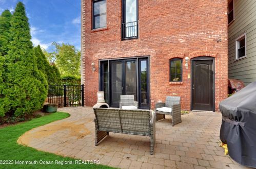 1034 2nd Ave, Tinton Falls NJ  07712-5834 exterior