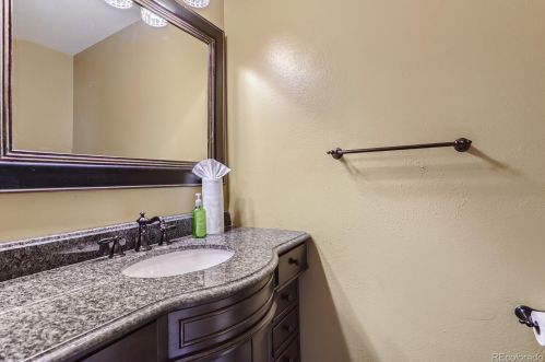 17118 Evans Dr, Aurora CO 80013-1248 exterior