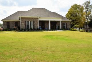 120 High Point Dr, Tupelo, MS 38801-7130