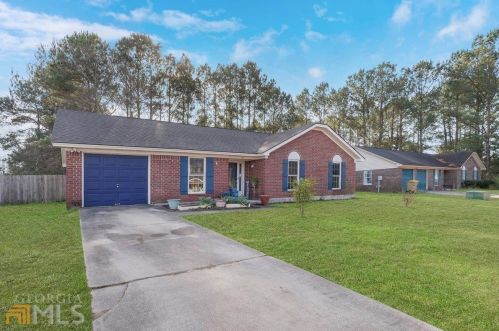 141 Lewis Dr, Richmond Hill, GA 31324-3590