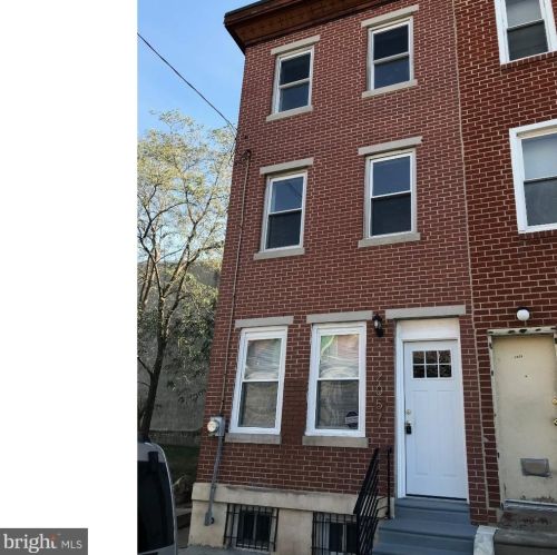 2057 9th St, Philadelphia PA  19122-1305 exterior