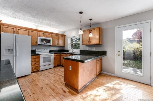 8242 Tamarac St, Englewood, CO 80112-3233