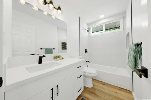 523 Kekupua St, Honolulu HI 96825-2303 exterior