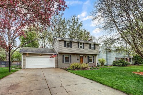 5241 Meadow Rdg, Minneapolis, MN 55439-1412