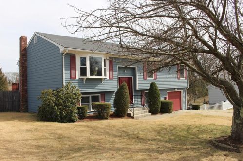 29 Elena St, Providence, RI 02904-4804