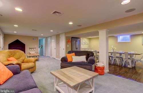 1853 Rockvale Rd, Lancaster PA  17602-1315 exterior