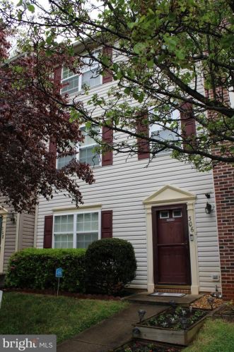 306 Regina Ln, Fredericksburg, VA 22405-8721