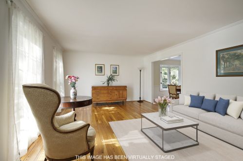 60 Berkshire Ln, Half Day, IL 60069-3203