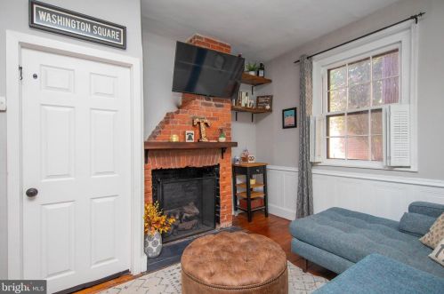 401 Iseminger St, Philadelphia PA  19147-1113 exterior