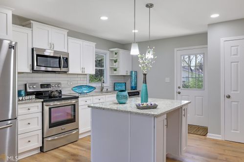 976 Pinehurst Dr, Smyrna GA  30080-4225 exterior