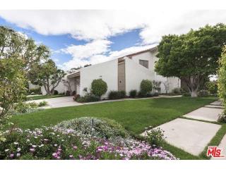 2729 Bottlebrush Dr, Los Angeles CA  90077-2009 exterior