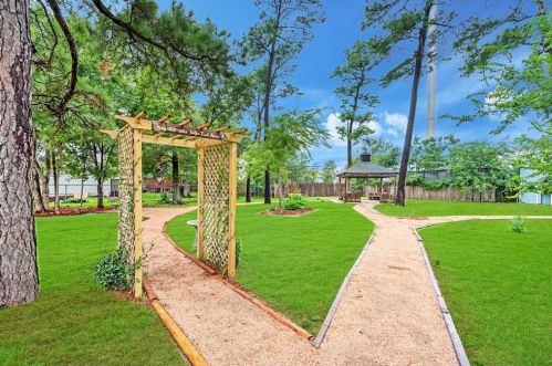 213 Fairfield St, Morgans Point TX 77571-7155 exterior