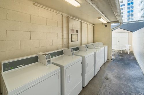 1535 Punahou St, Honolulu HI  96822-4612 exterior