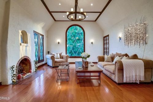 1367 Sonora Ave, Glendale CA  91201-1411 exterior